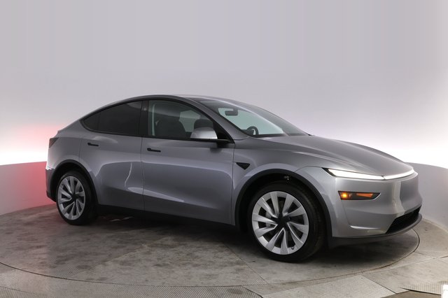 2026 Tesla Model Y — photo 11 of 21