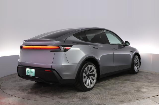 2026 Tesla Model Y — photo 2 of 21