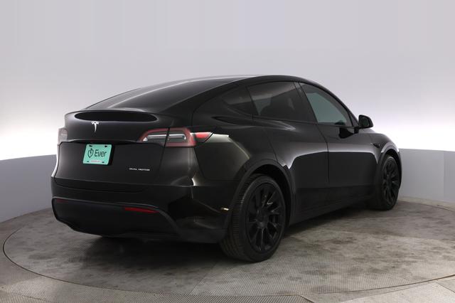 2021 Tesla Model Y — photo 2 of 21