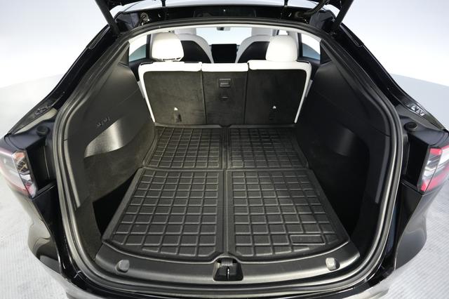 2021 Tesla Model Y — photo 6 of 21