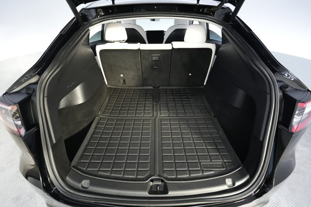 2021 Tesla Model Y — photo 6 of 21