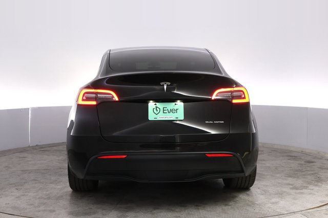 2021 Tesla Model Y — photo 12 of 21