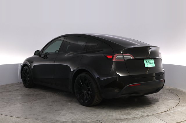 2021 Tesla Model Y — photo 13 of 21