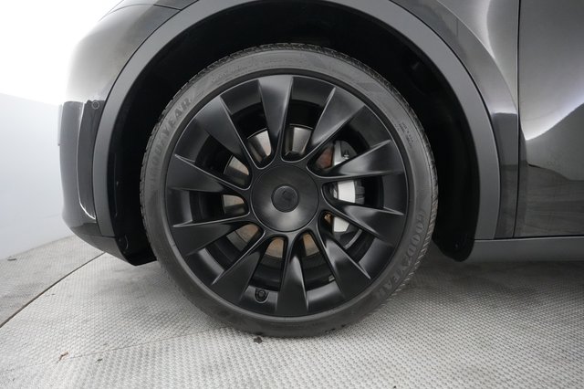 2021 Tesla Model Y — photo 15 of 21