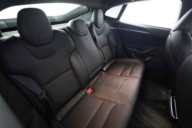 2022 Tesla Model S — photo 4 of 30