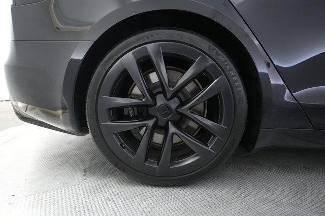 2022 Tesla Model S — photo 17 of 30
