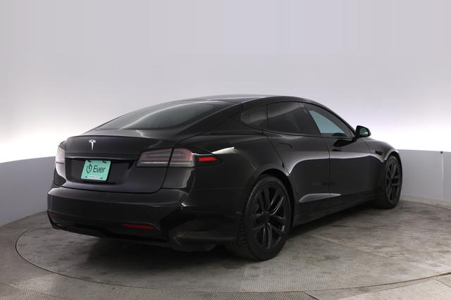 2022 Tesla Model S — photo 2 of 30