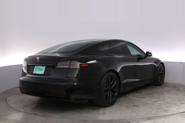 2022 Tesla Model S — photo 2 of 30