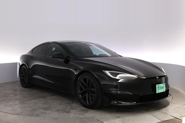 2022 Tesla Model S — photo 10 of 30