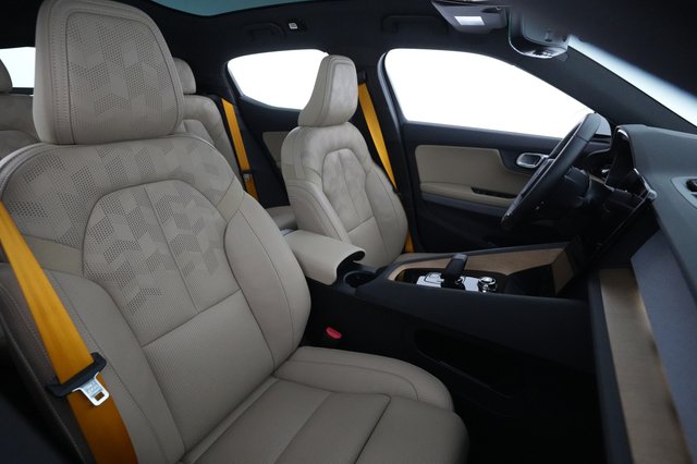 2022 Polestar 2 — photo 18 of 23