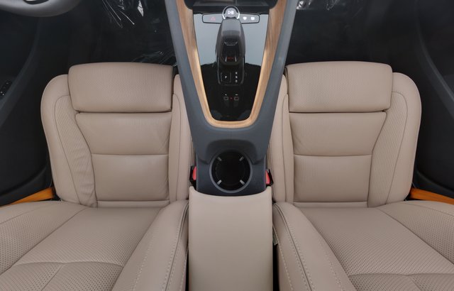2022 Polestar 2 — photo 21 of 23