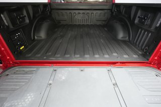 2022 Ford F-150 Lightning — photo 6 of 15