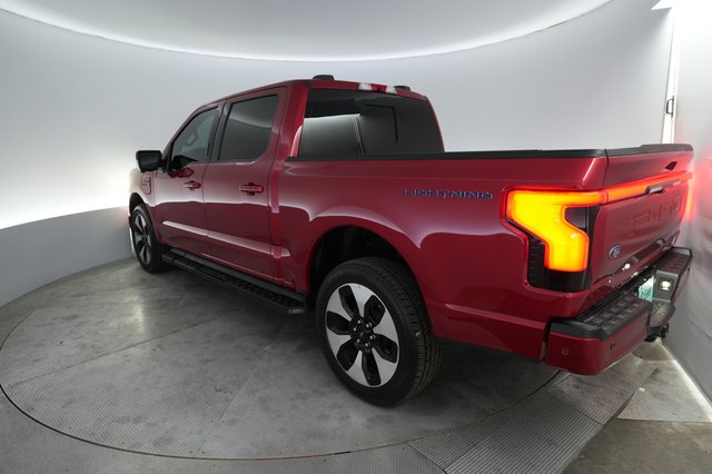 2022 Ford F-150 Lightning — photo 2 of 15
