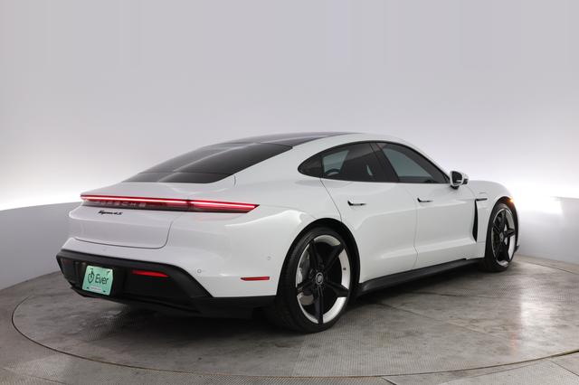 2022 Porsche Taycan — photo 2 of 22