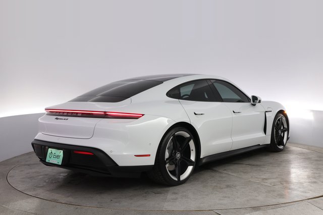 2022 Porsche Taycan — photo 2 of 22