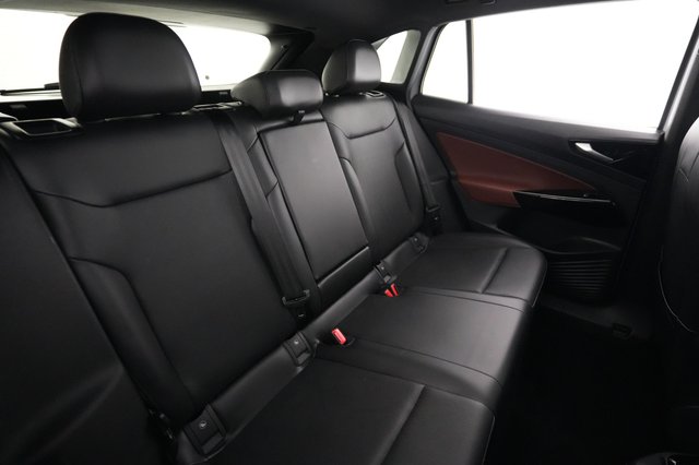 2022 Volkswagen ID.4 — photo 4 of 22