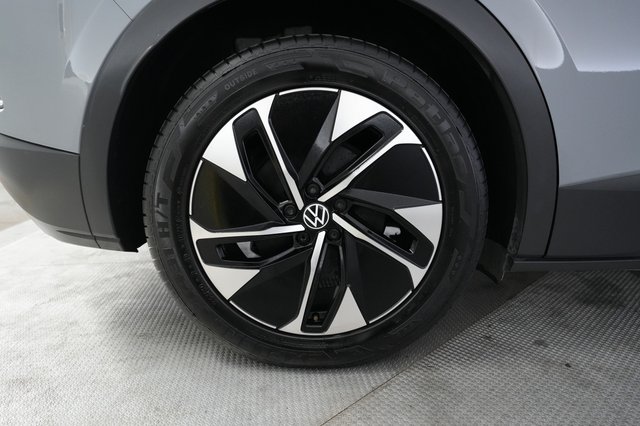 2022 Volkswagen ID.4 — photo 17 of 22