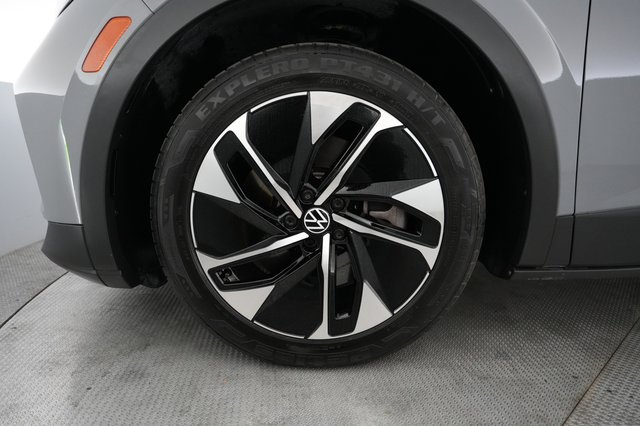 2022 Volkswagen ID.4 — photo 15 of 22