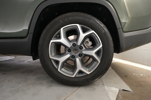 2023 Rivian R1T — photo 7 of 26