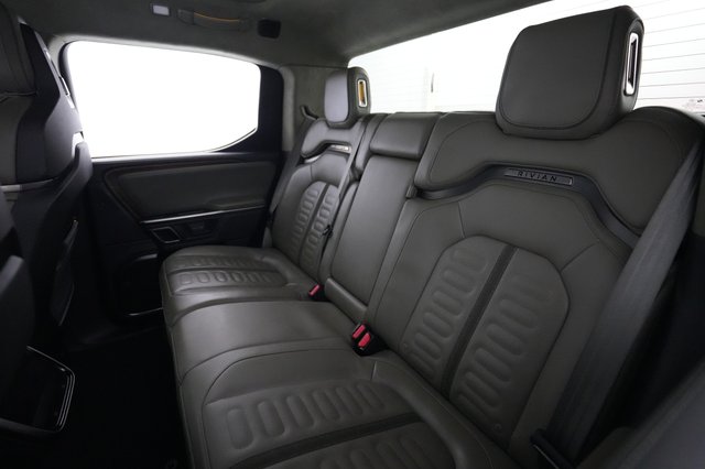 2023 Rivian R1T — photo 19 of 26