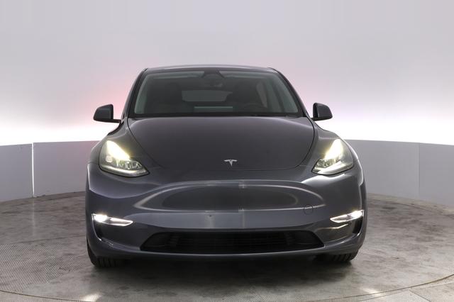 2023 Tesla Model Y — photo 9 of 21