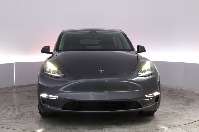 2023 Tesla Model Y — photo 9 of 21