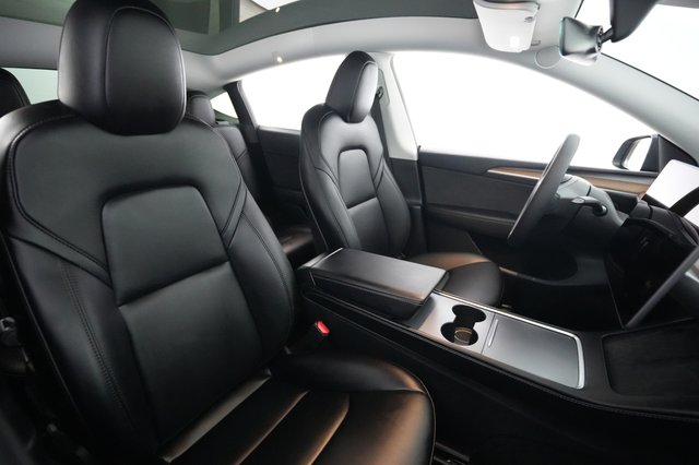 2023 Tesla Model Y — photo 18 of 21