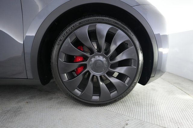2023 Tesla Model Y — photo 16 of 21