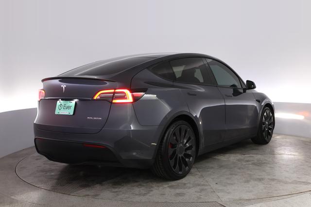 2023 Tesla Model Y — photo 2 of 21