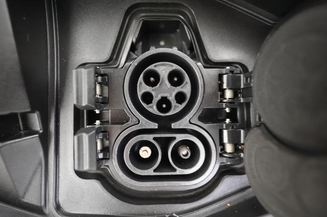 2023 Nissan Ariya — photo 8 of 24