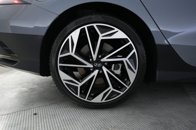 2023 Hyundai IONIQ 6 — photo 16 of 26