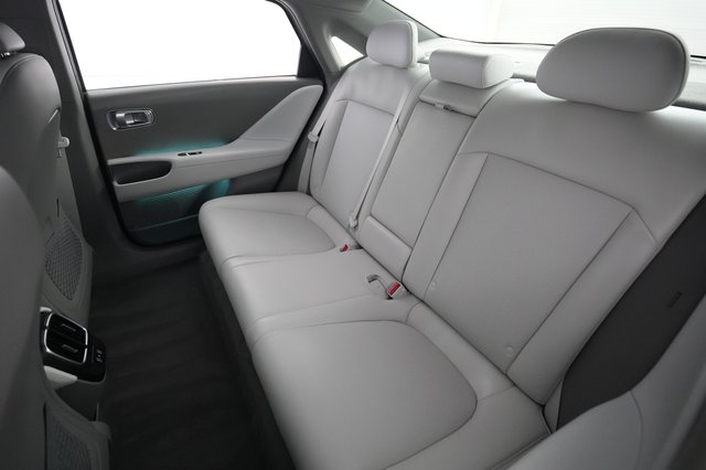 2023 Hyundai IONIQ 6 — photo 18 of 26