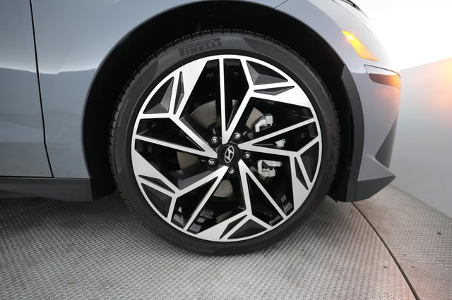 2023 Hyundai IONIQ 6 — photo 15 of 26