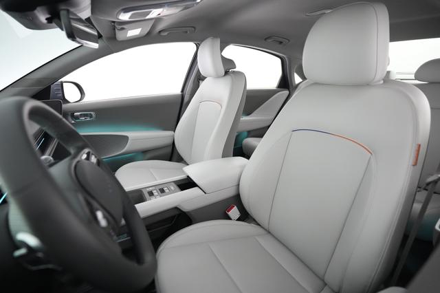 2023 Hyundai IONIQ 6 — photo 3 of 26