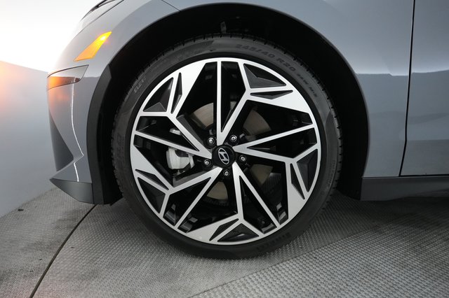 2023 Hyundai IONIQ 6 — photo 14 of 26