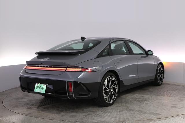 2023 Hyundai IONIQ 6 — photo 8 of 26
