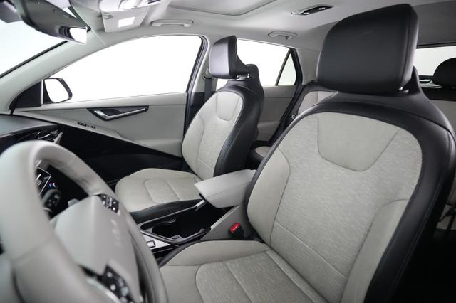 2023 Kia Niro EV — photo 3 of 26