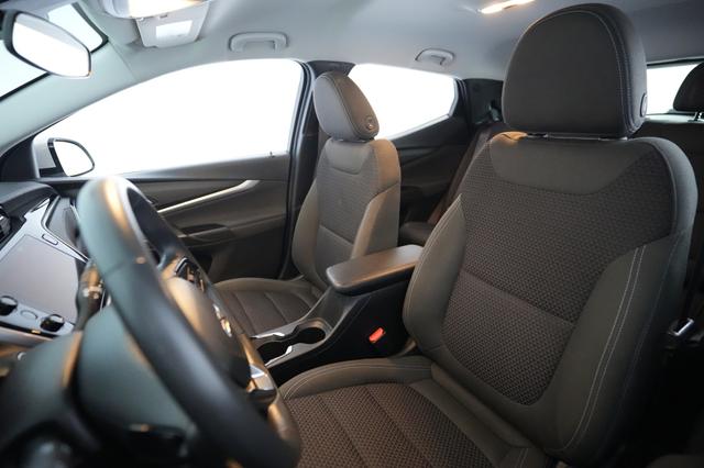 2023 Chevrolet Bolt EUV — photo 3 of 24