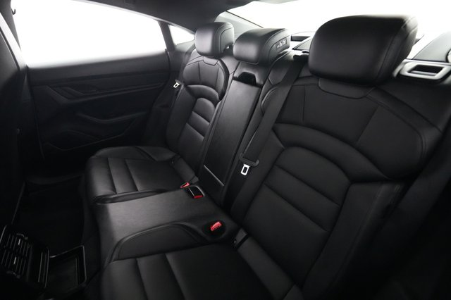 2023 Porsche Taycan — photo 19 of 22