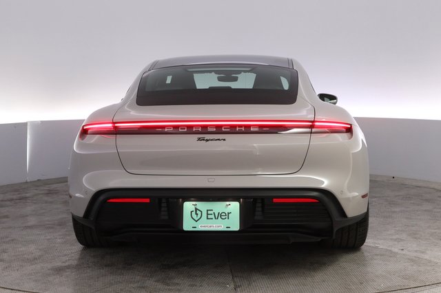 2023 Porsche Taycan — photo 12 of 22