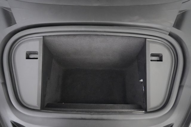 2023 Porsche Taycan — photo 20 of 22