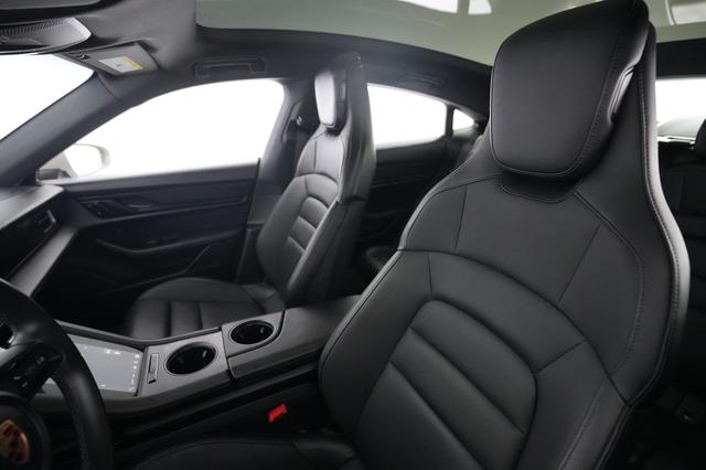 2023 Porsche Taycan — photo 3 of 22