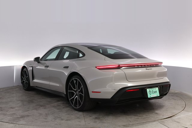 2023 Porsche Taycan — photo 13 of 22