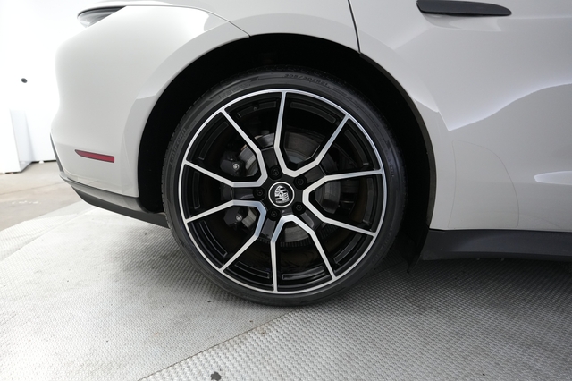 2023 Porsche Taycan