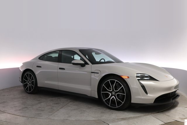 2023 Porsche Taycan — photo 11 of 22