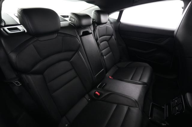 2023 Porsche Taycan — photo 4 of 22