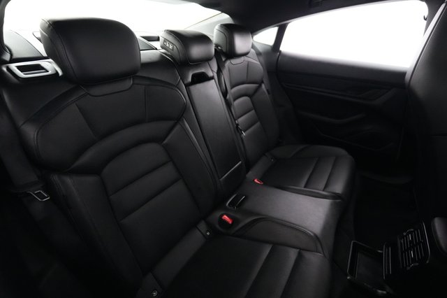 2023 Porsche Taycan — photo 4 of 22