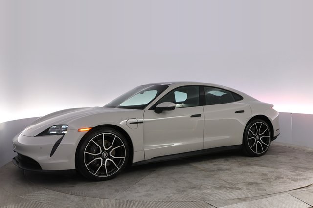 2023 Porsche Taycan — photo 14 of 22