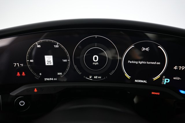 2023 Porsche Taycan — photo 5 of 22