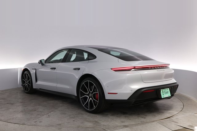 2023 Porsche Taycan — photo 13 of 22